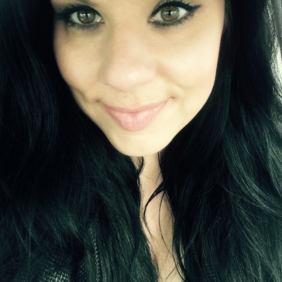 Meet your Posher, Jennifer - Picture 1 of 1